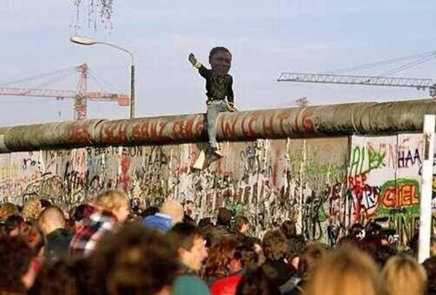 Minala sul muro di Berlino, che cadde il 9 novembre 1989